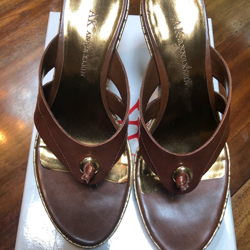 Anne Klein brown and gold wedges size 6